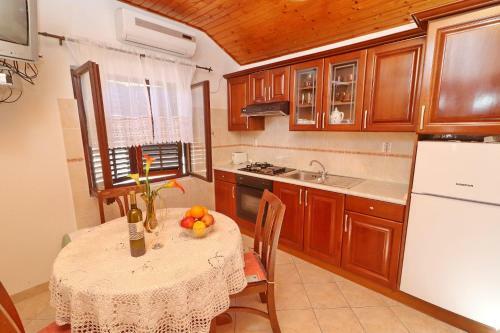 Apartments Peselj