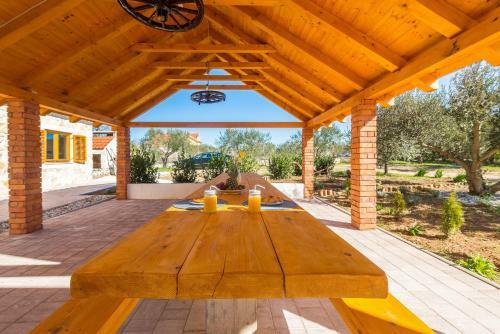 Holiday Home With Pool Barba