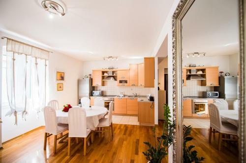 Split Beach Lux Apartment
