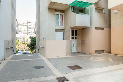 Lct Grey Panoramic Apartment