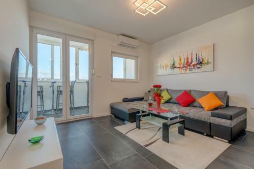 Lct Grey Panoramic Apartment
