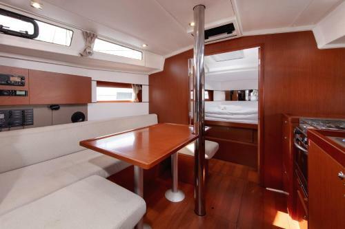 Beneteau Oceanis 38.1.- Anima Maris II