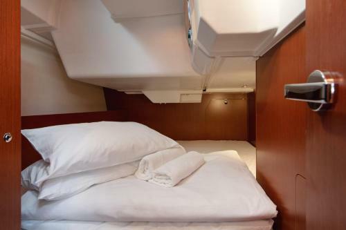 Beneteau Oceanis 38.1.- Anima Maris II
