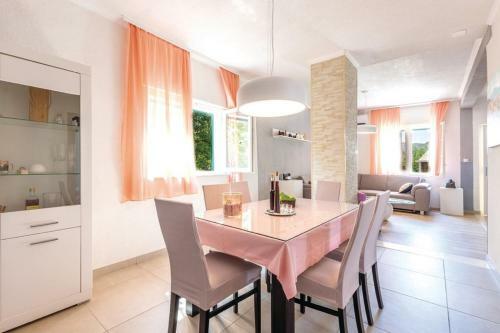 Villa Holiday Home Margy