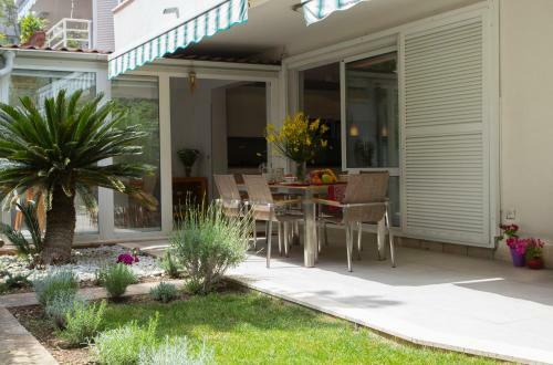 Deluxe Apartment Lea With Large Garden