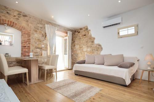 Cindro Apartment With Terrace