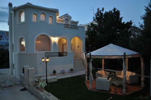 Holiday Home Darko-with Parking