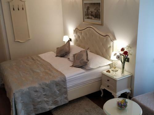 Hostal Morpurgo Lux