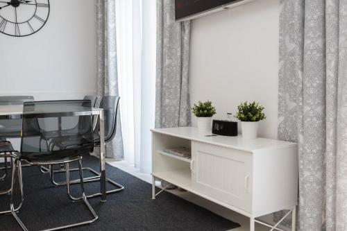 S Luxury Apartments