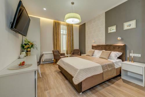 Royal Theatre Apartments