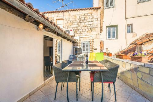 Lct Alberti Palace Apartment