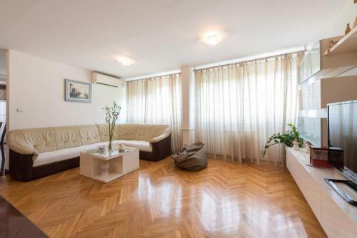 Apartment Snjeza - Spacious & Comfy