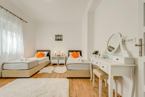 Villa Lct Holiday Home Florentina
