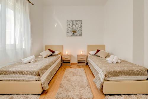 Villa Lct Holiday Home Florentina