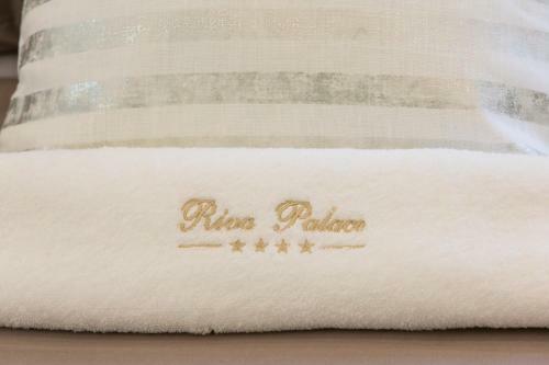 Hostal Riva Palace