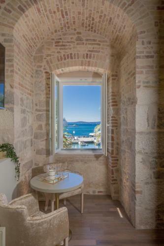 Hostal Riva Palace
