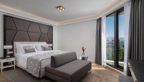 Aparthotel Ellure Luxury Suites
