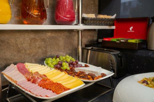 Aparthotel Ellure Luxury Suites