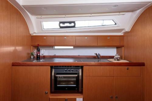 Bavaria Cruiser 41 - Nina Sailing Boat