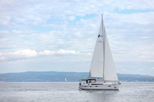 Bavaria Cruiser 41 - Nina Sailing Boat