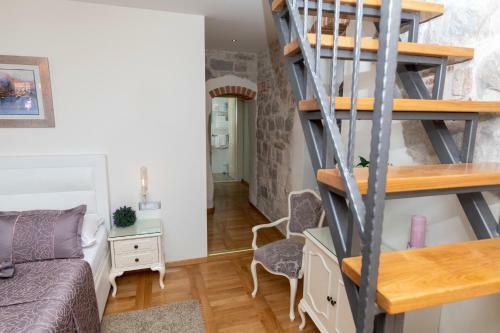 Hostal Gothic Palace Heritage