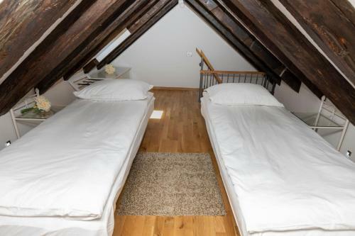 Hostal Gothic Palace Heritage