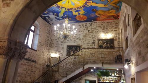 Hostal Gothic Palace Heritage