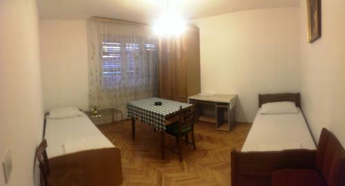 Hostal Rooms Nikola - 2 Rooms