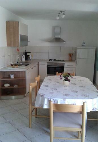 Apartment Ante - 10 M From Sea