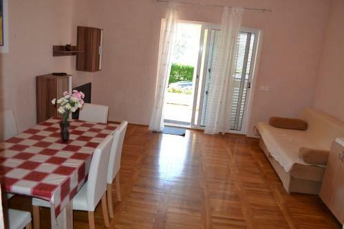 Apartment Ksenija Beachfront In Srima