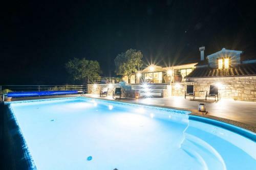 Splitska Villa Sleeps 6 With Pool And Wifi