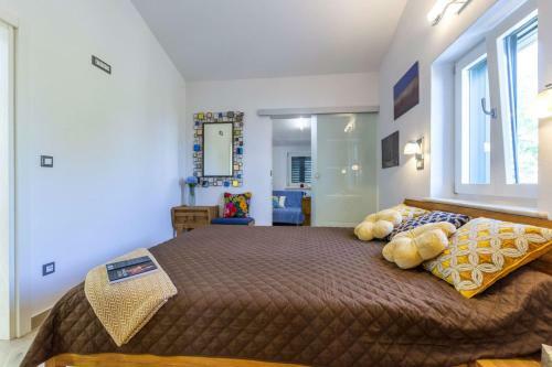 Splitska Villa Sleeps 6 With Pool And Wifi
