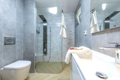 Splitska Villa Sleeps 6 With Pool And Wifi