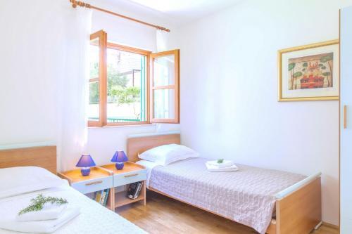 Stari Grad Villa Sleeps 8 With Pool Air Con And Wifi