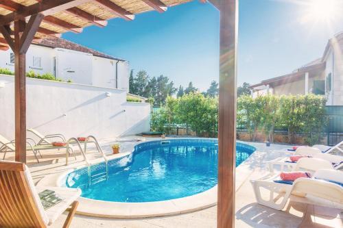 Stari Grad Villa Sleeps 8 With Pool Air Con And Wifi