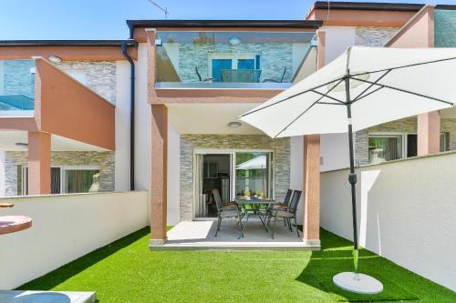 Crowonder Cascada Villa With Jacuzzi - S1