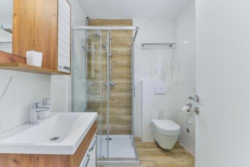 Crowonder Cascada Villa With Jacuzzi - S1