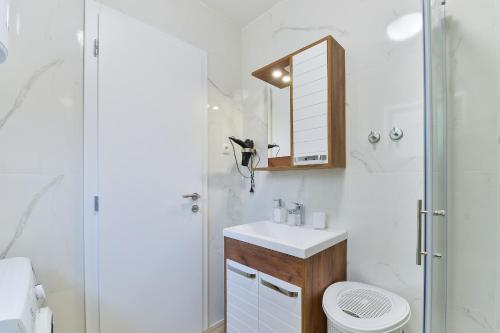Crowonder Cascada Villa With Jacuzzi - S4