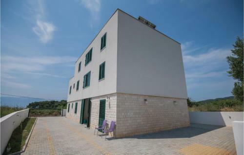One-bedroom Apartment In Sucuraj