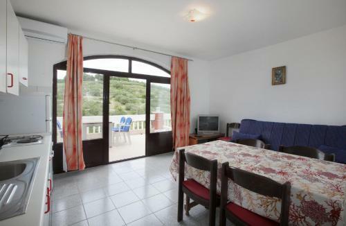 Apartments Star - With Swimming Pool