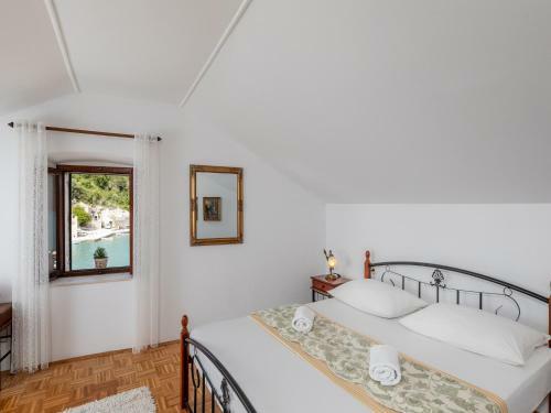 Holiday Home By The Sea - Nina & Kate