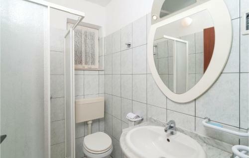 Two-bedroom Apartment In Supetar