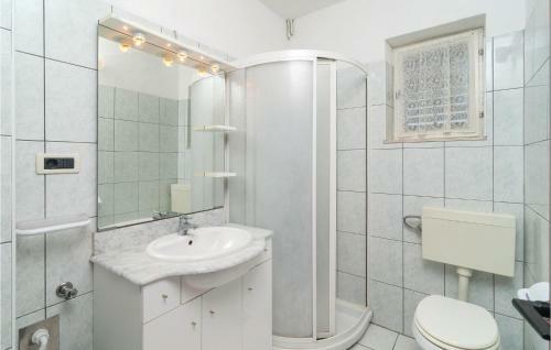Two-bedroom Apartment In Supetar