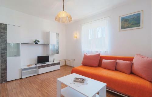 Two-bedroom Apartment In Supetar