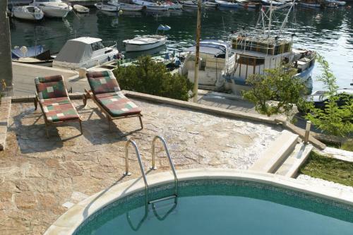 Sumartin Villa Sleeps 6 Pool Wifi