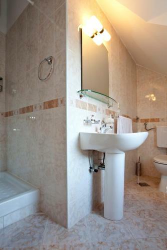 Sumartin Villa Sleeps 6 Pool Wifi