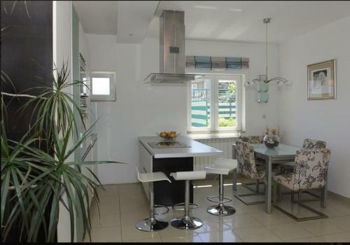 Apartments Adel - 70 M From Beach