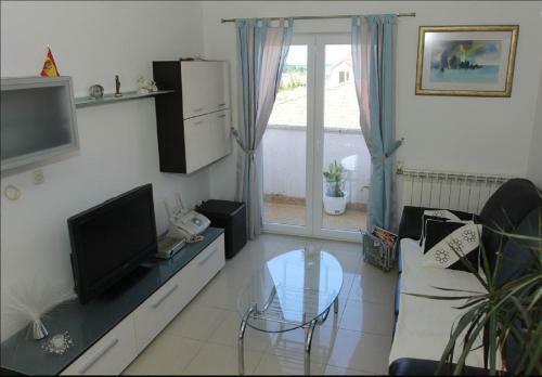 Apartments Adel - 70 M From Beach