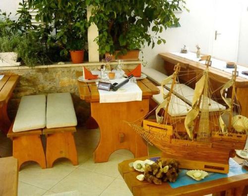 Apartments Adel - 70 M From Beach