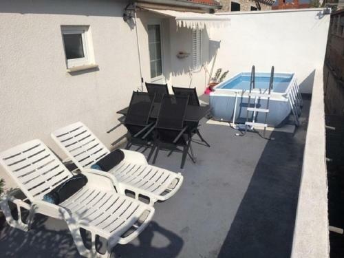 Apartment Sini?a - 300 M From Beach